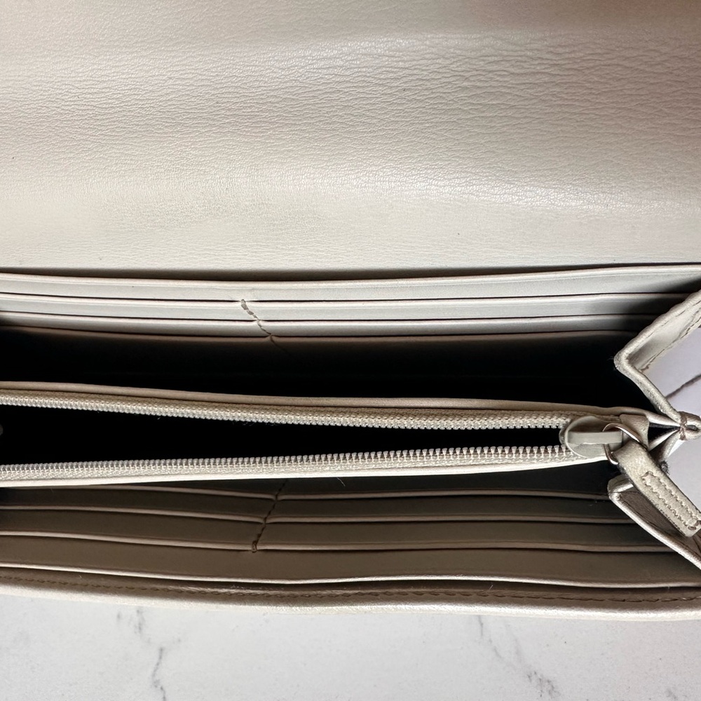 Gucci Guccissima Monogram Ivory Leather Lovely Heart Continental Long Wallet - Picture 10 of 14